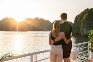 Ninh Binh: Cat Ba Island Transfer med buss med flere tider