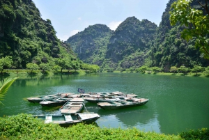 Ninh Binh: Hoa Lu, Mua Cave, and Trang An Tour and Boat Ride
