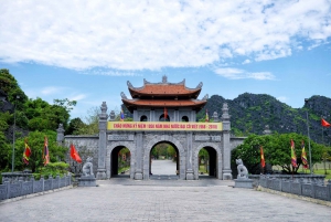 Ninh Binh: Hoa Lu, Mua Cave, and Trang An Tour and Boat Ride