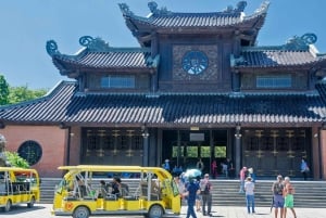 Depuis Hanoï : visite en petit groupe d'une journée à Ninh Binh