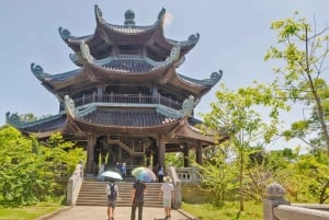 Depuis Hanoï : visite en petit groupe d'une journée à Ninh Binh