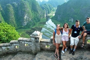 Depuis Hanoï : visite en petit groupe d'une journée à Ninh Binh