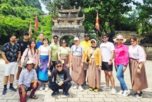 Depuis Hanoï : visite en petit groupe d'une journée à Ninh Binh