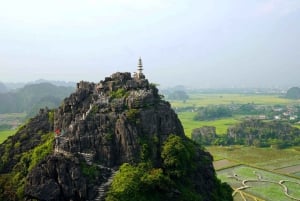 Depuis Hanoï : visite en petit groupe d'une journée à Ninh Binh