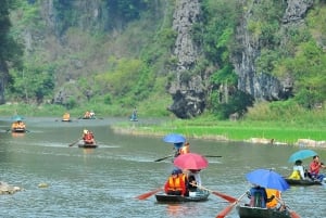 Depuis Hanoï : visite en petit groupe d'une journée à Ninh Binh