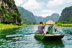 Depuis Hanoï : visite en petit groupe d'une journée à Ninh Binh