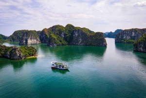 Ninh Binh: Lan Ha Bay cozy cruises- bike tour, kayak, meals