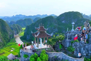Halvdags guidet tur i Ninh Binh: Båttur i Trang An, Mua-hulen