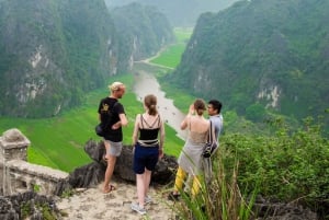 Ninh Binh : Excursion d'une journée à Hoa Lu, Trang An et Hang Mua