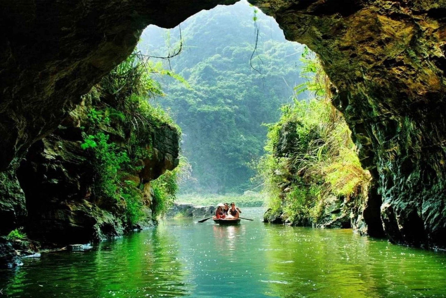 Ninh Binh: Hoa Lu, Trang An & Mua Caves Tour with Boat Ride