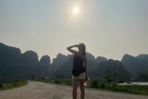 Ninh Binh Jeep Tour: Trang An Boat Ride, Bich Dong, Mua Cave