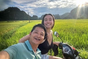 Passeio ao pôr do sol em Ninh Binh e visita à cidade antiga de Hoa Lu