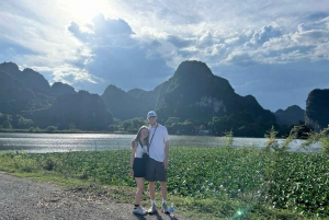 Puesta de Sol en Ninh Binh y Visita a la Ciudad Antigua de Hoa Lu