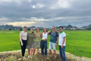 Passeio ao pôr do sol em Ninh Binh e visita à cidade antiga de Hoa Lu