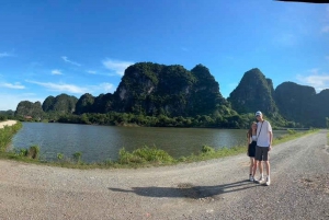 Tour del tramonto di Ninh Binh e visita della città antica di Hoa Lu