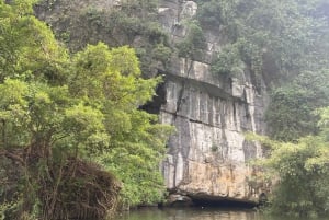 Ninh Binh: Tam Coc Boat Ride, Countryside Bike & Embroidery