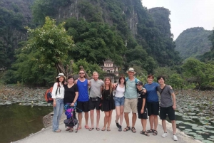 Ninh Binh Tour: Ganztagestour Hoa Lu und Tam Coc Bootstour