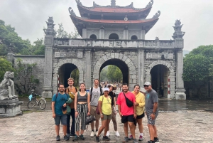 Ninh Binh Tour: Ganztagestour Hoa Lu und Tam Coc Bootstour