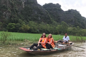 Ninh Binh turné: Dagsutflykt till Hoa Lu och Tam Coc båttur