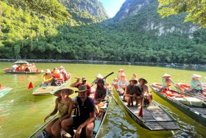 Ninh Binh turné: Dagsutflykt till Hoa Lu och Tam Coc båttur