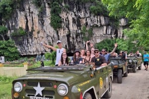 Ninh Binh : randonnée dans la jungle de Cuc Phuong, faune sauvage et grottes anciennes