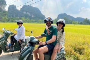Wycieczki Ninh Binh Vespa z Hanoi: Vespa + łódź + życie codzienne