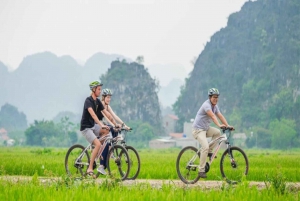 Desde Hanoi: 2 días en Ninh Binh y la bahía de Ha Long, todo incluido.