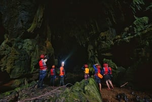 Phong Nha: Excursión de 2 días a la Cueva Oscura del Valle Abandonado y a la Cueva E