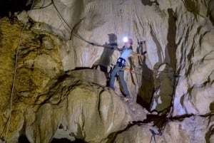 Phong Nha: Excursión de 2 días a la Cueva Oscura del Valle Abandonado y a la Cueva E