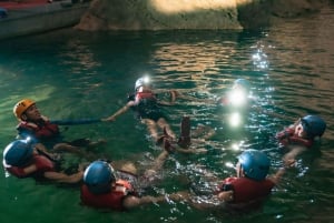 Expedición a la Cueva de Phong Nha 4,5 Km En Kayak