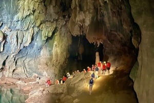 Phong Nha: Grottutforskning och Zipline Dark Cave Tour