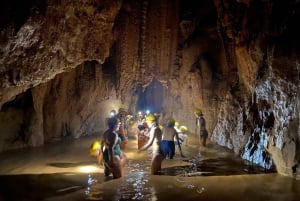 Phong Nha: Esplorazione della grotta e tour della grotta oscura in zipline