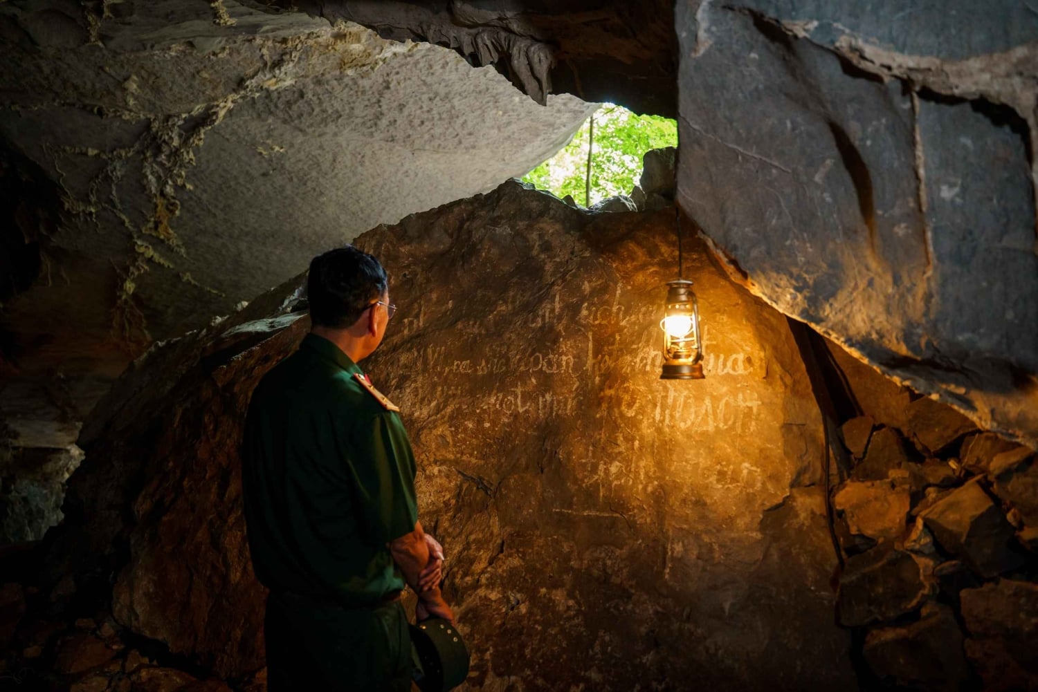 Phong Nha: Commander Cave All-Inclusive Admission Ticket