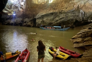 Phong Nha: Paddla kajak 4 500 m i Phong Nha-grottan