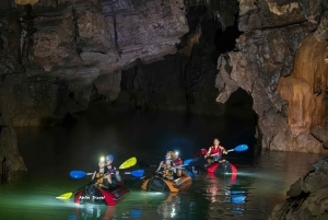 Phong Nha: Paddla kajak 4 500 m i Phong Nha-grottan
