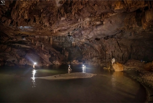 Phong Nha: Paddla kajak 4 500 m i Phong Nha-grottan