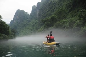 Phong Nha: Phong Nha kansallispuiston opastettu kierros lounaalla.