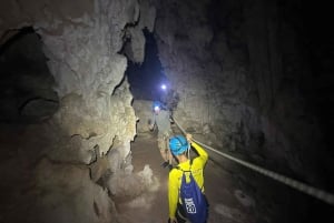 フォンニャ：ルクモン洞窟アドベンチャー1日トレッキング