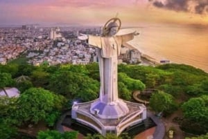 Port de Phu My : Visite privée de la plage de Vung Tau - Statues de Bouddha