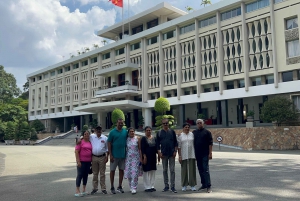 Landutflykt till Saigon City Cu Chi-tunnlarna från Phu My hamn