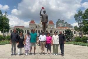 Landutflykt till Saigon City Cu Chi-tunnlarna från Phu My hamn