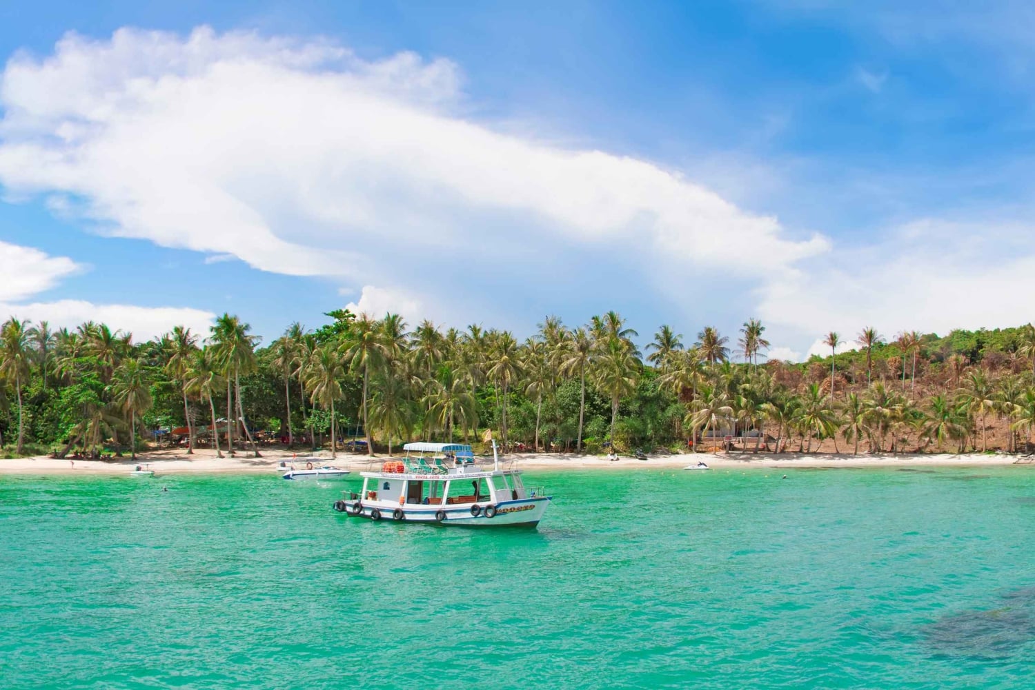 Phu Quoc: 3 Island Tour by Boat with Guide