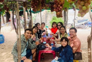 Tour privado de comida callejera y baile en un bar en la isla de Phu Quoc