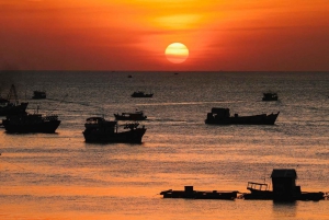Phu Quoc: Blækspruttefisketur med udsigt til solnedgang og middag