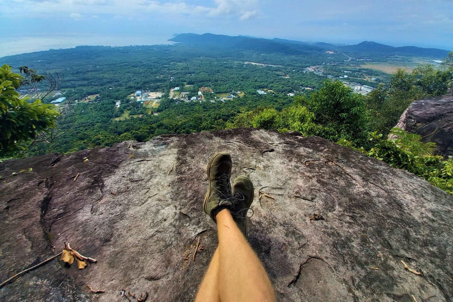 フーコック島：ティエンソンピーク トレッキング、トラン ストリーム、昼食