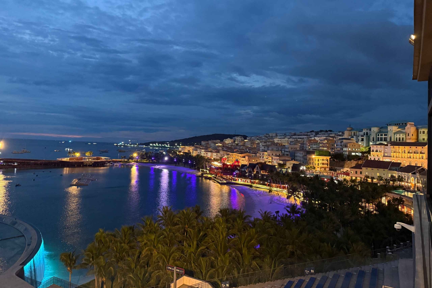 Phu Quoc-tur med kabelbane, Symphony og Kiss of the Sea-show