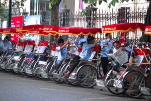 Private Evening Cyclo Tour with Water Puppet Show