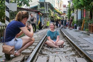 Yksityinen Hanoin kävelykierros vierailulla Train Streetillä