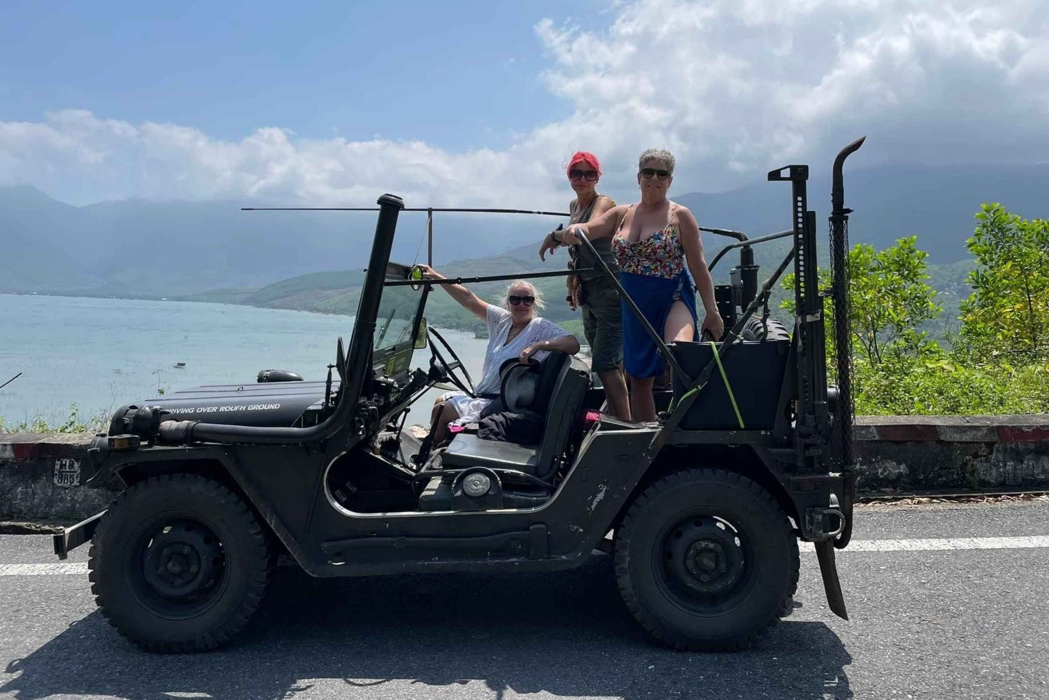 Privé Jeep Tour Tussen Hue & Hoi An / Danang