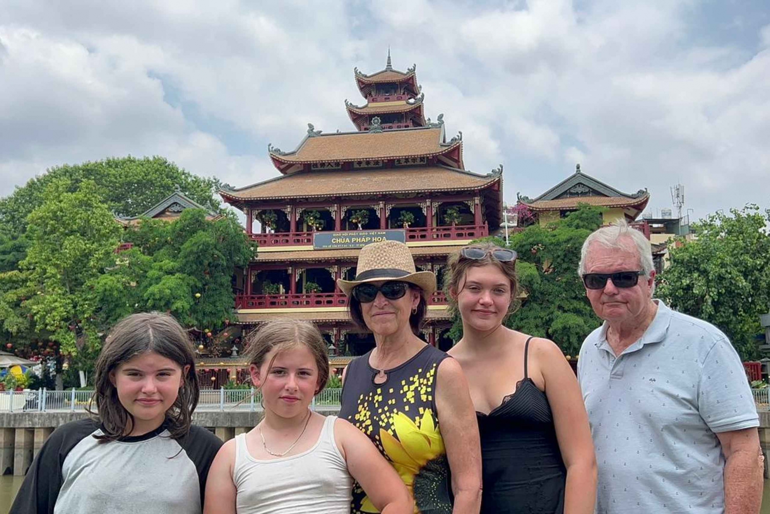 Ho Chi Minh City Sightseeing Private Tour By U.S.A Army Jeep